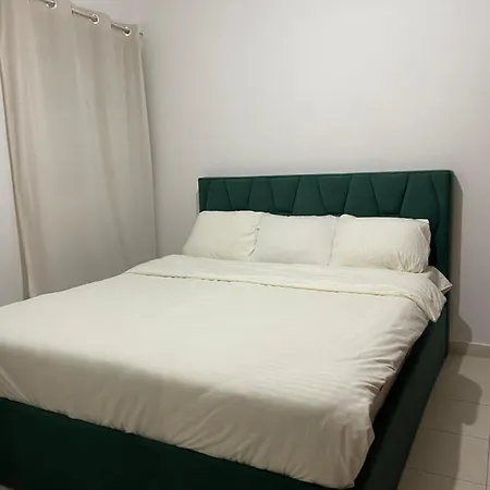 Appartement Lovely With Frre Parking And A View ,ish Fusha Aviacionit Tirana *